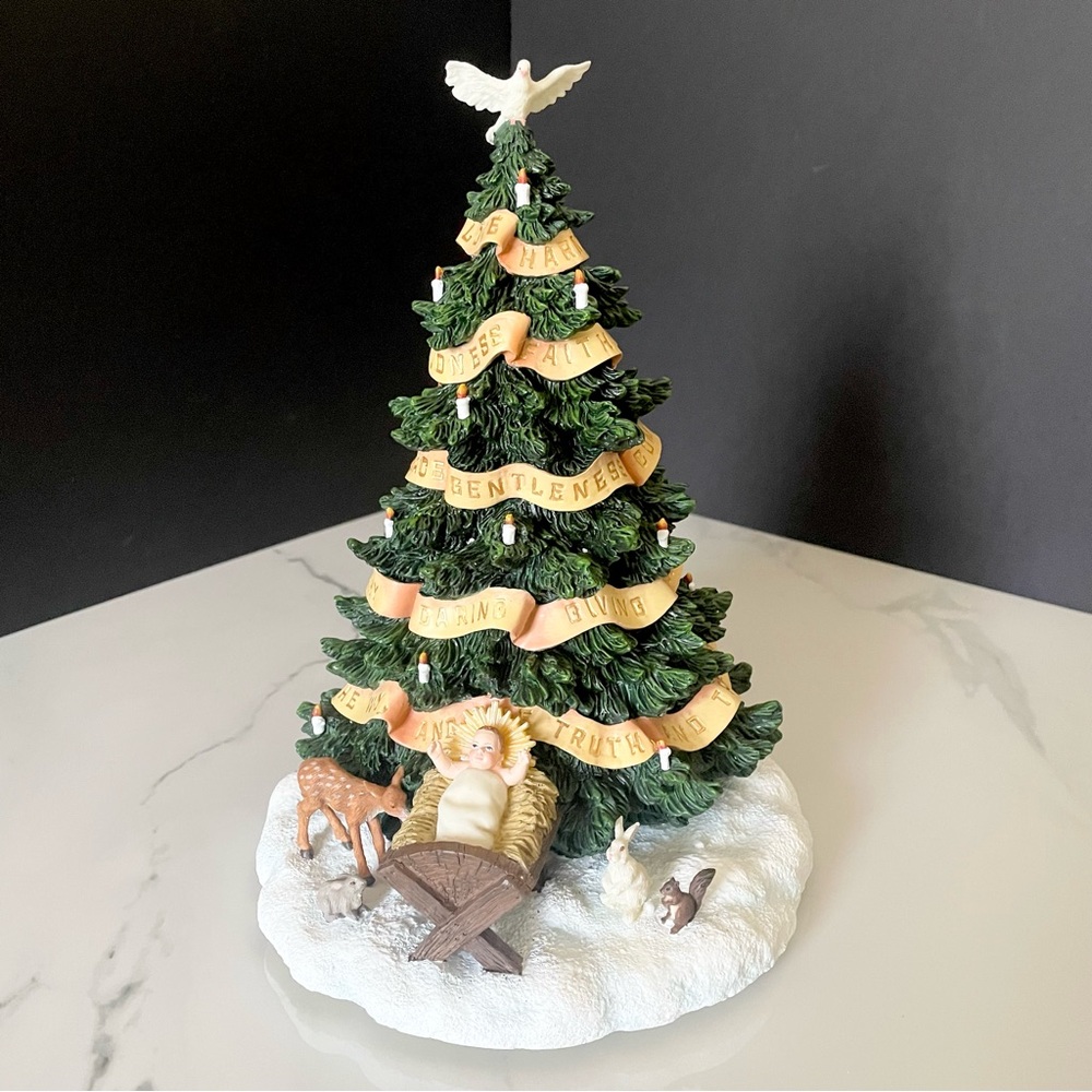 Babe Tree - Musical Christmas Tree by Pipka